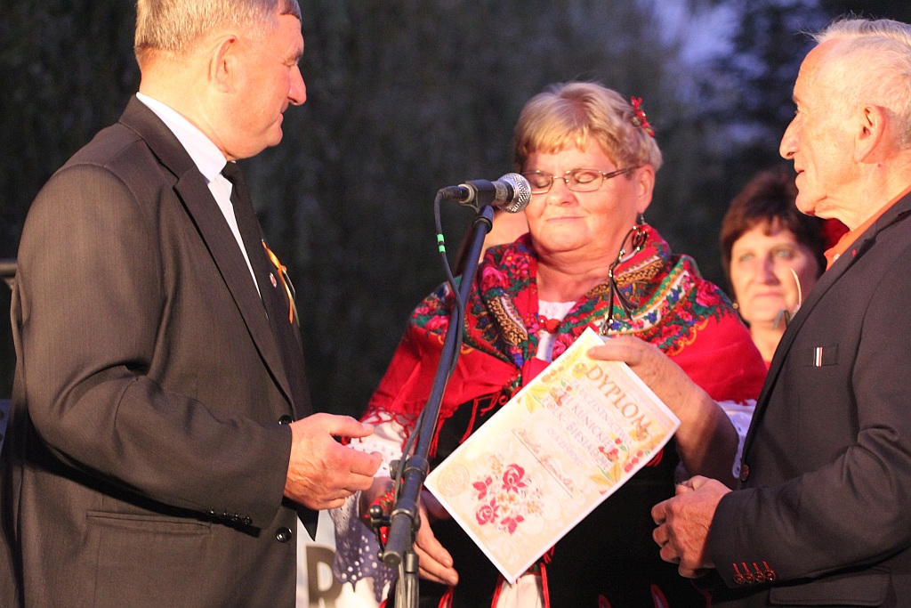 Na ludowo i folkowo zagrały zespoły w kunickiej Folk-Biesiadzie