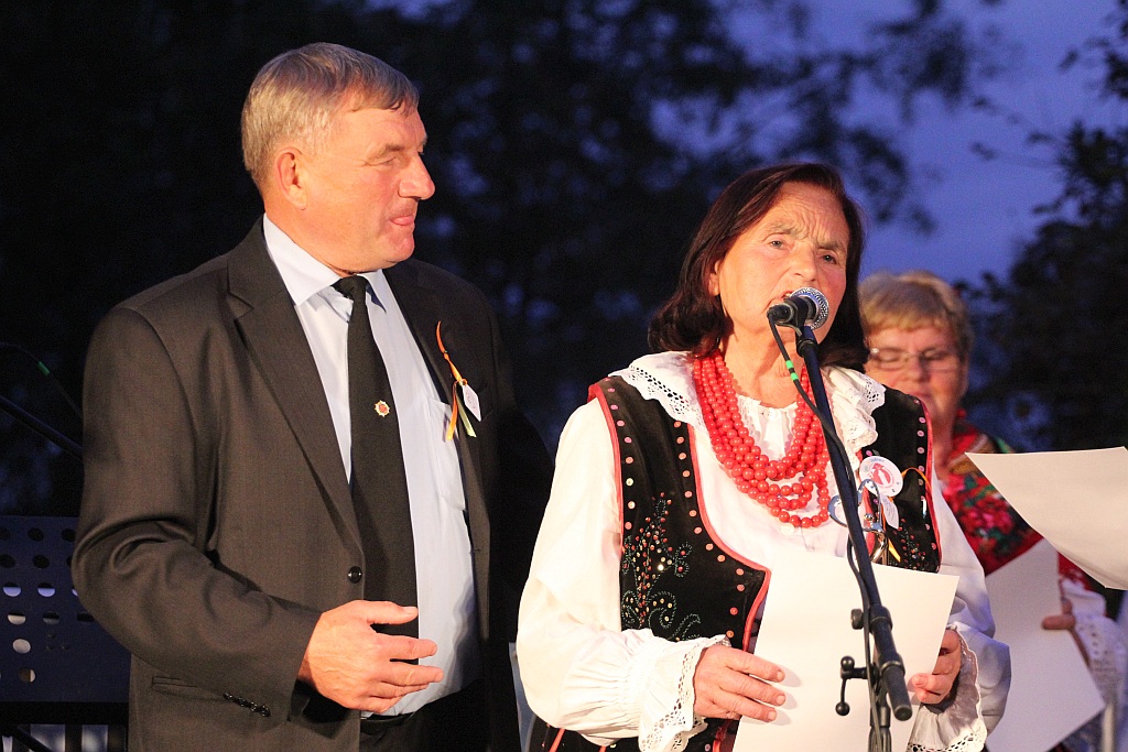 Na ludowo i folkowo zagrały zespoły w kunickiej Folk-Biesiadzie