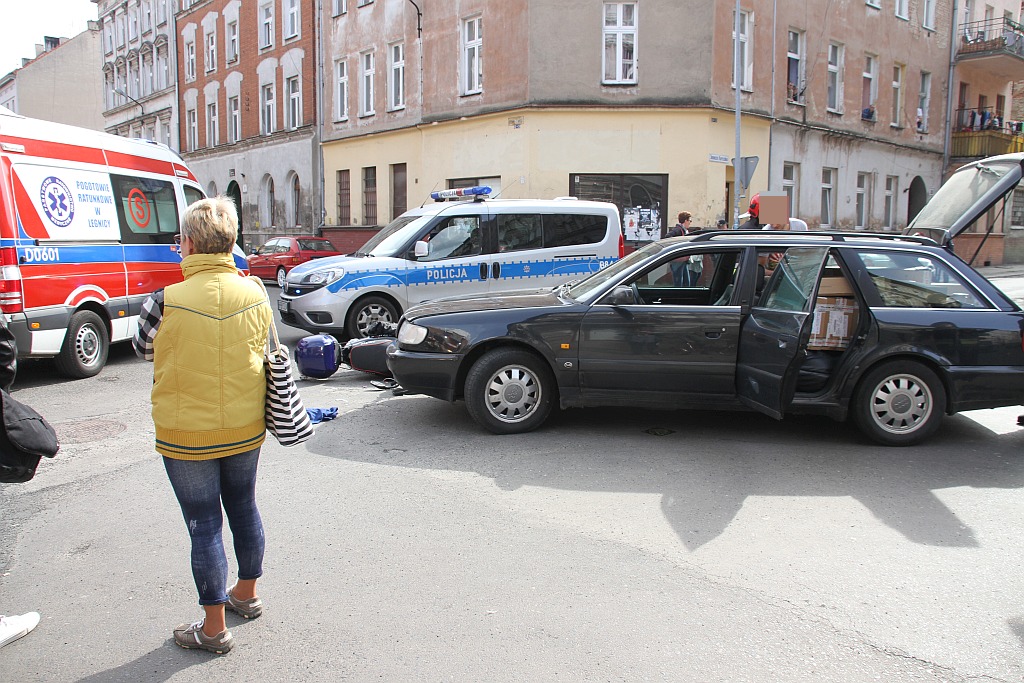 Groźny wypadek na skrzyżowaniu ulic Nowy Świat i Korczaka