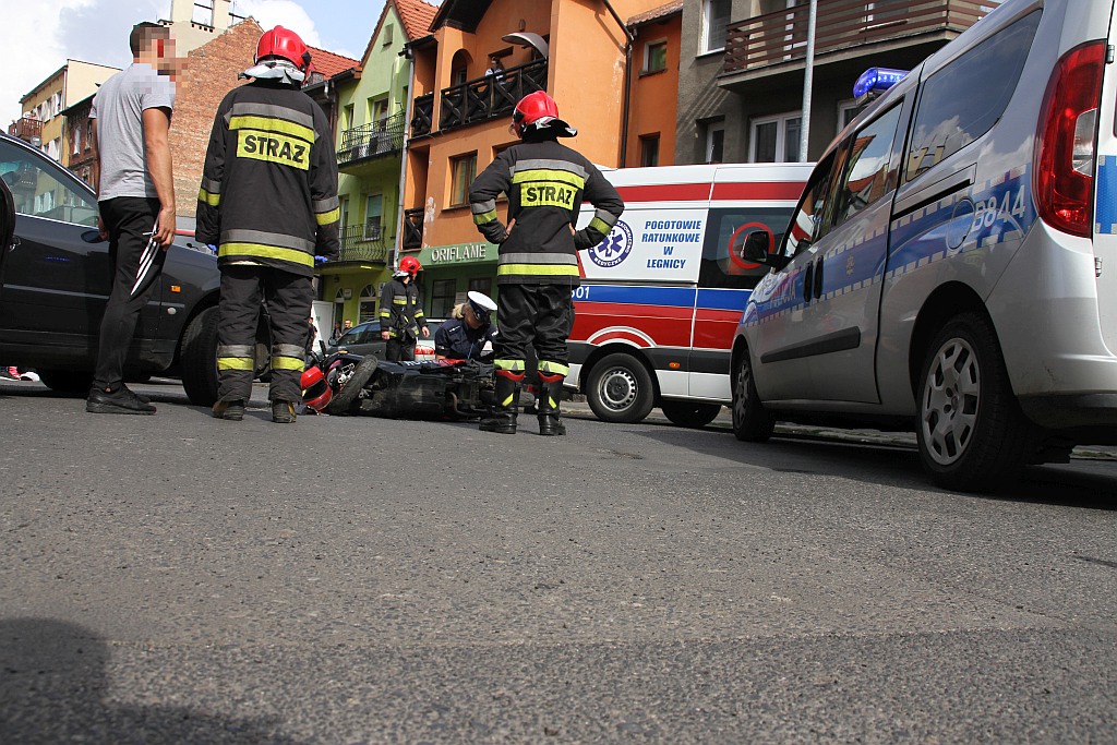 Groźny wypadek na skrzyżowaniu ulic Nowy Świat i Korczaka