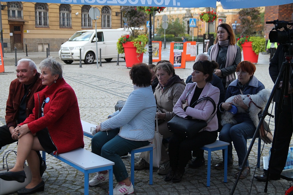 Nowoczesna zaprosiła legniczan na debatę o prawach kobiet
