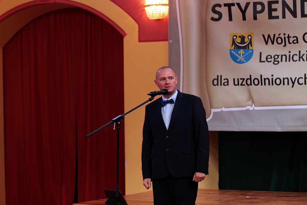 Wręczenie stypendiów ufundowanych przez wójta Legnickiego Pola