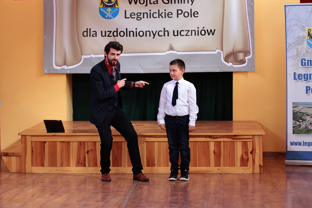 Wręczenie stypendiów ufundowanych przez wójta Legnickiego Pola