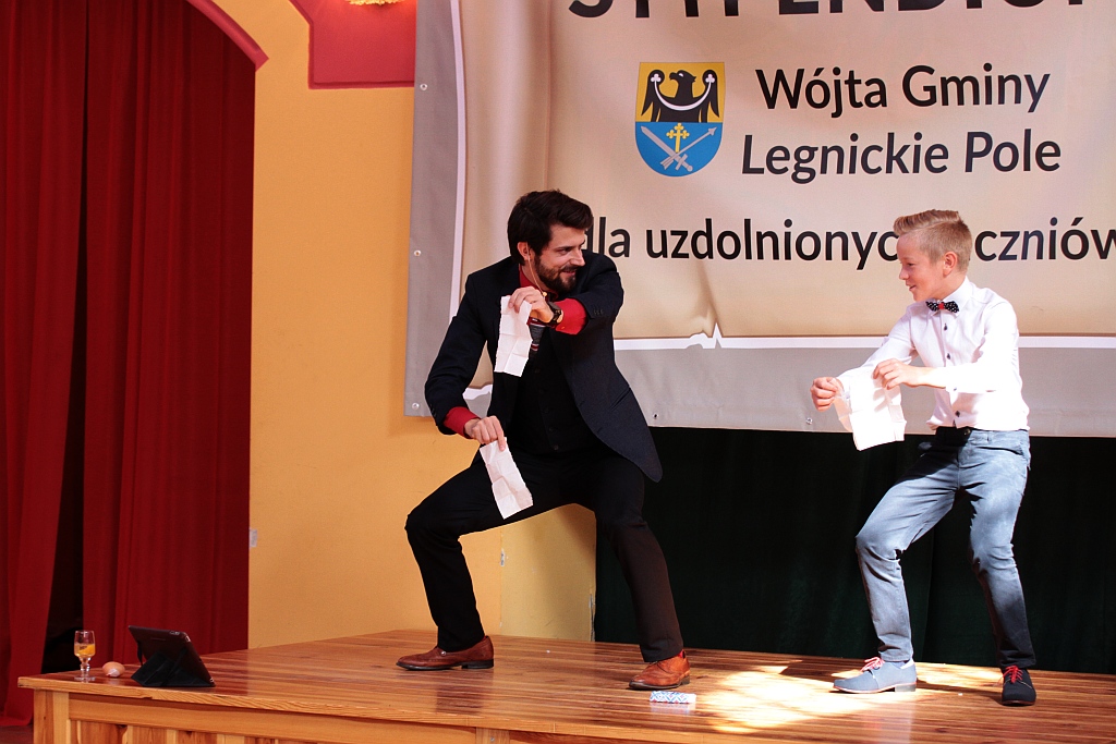 Wręczenie stypendiów ufundowanych przez wójta Legnickiego Pola
