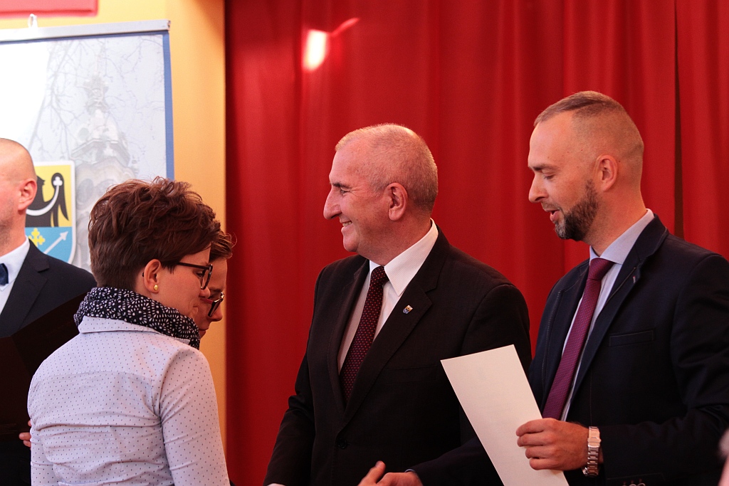 Wręczenie stypendiów ufundowanych przez wójta Legnickiego Pola