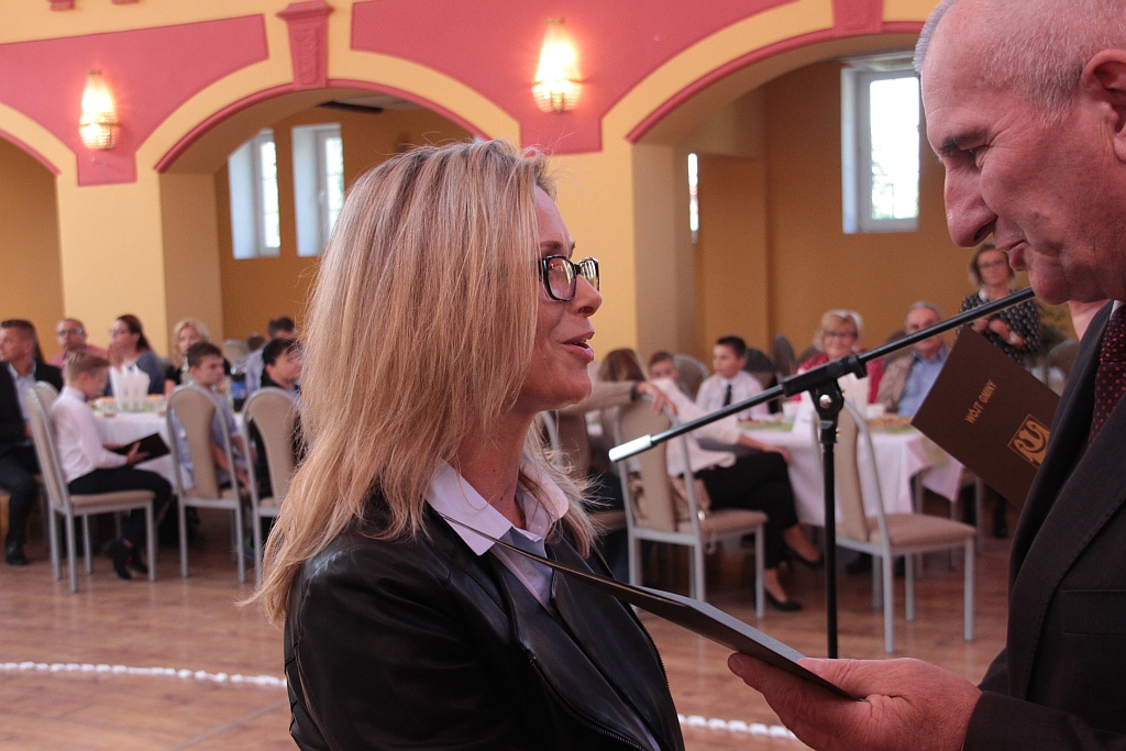 Wręczenie stypendiów ufundowanych przez wójta Legnickiego Pola