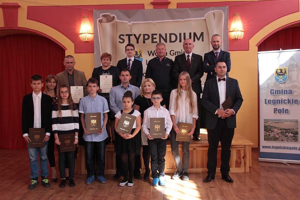 Wręczenie stypendiów ufundowanych przez wójta Legnickiego Pola