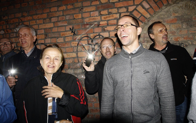Koncert chóru Madrygał na jednym z legnickich podwórek