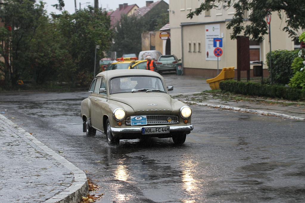 Legnickie Pole przywitało deszczem uczestników rajdu