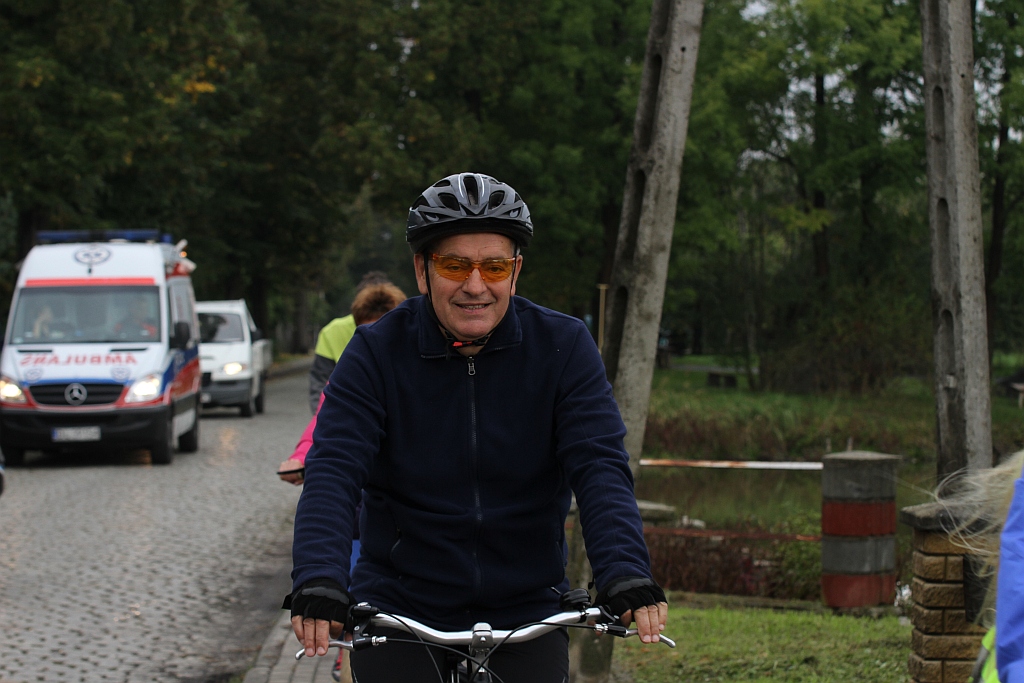 Kilkadziesiąt osób pojechało rowerami do  Bieniowic