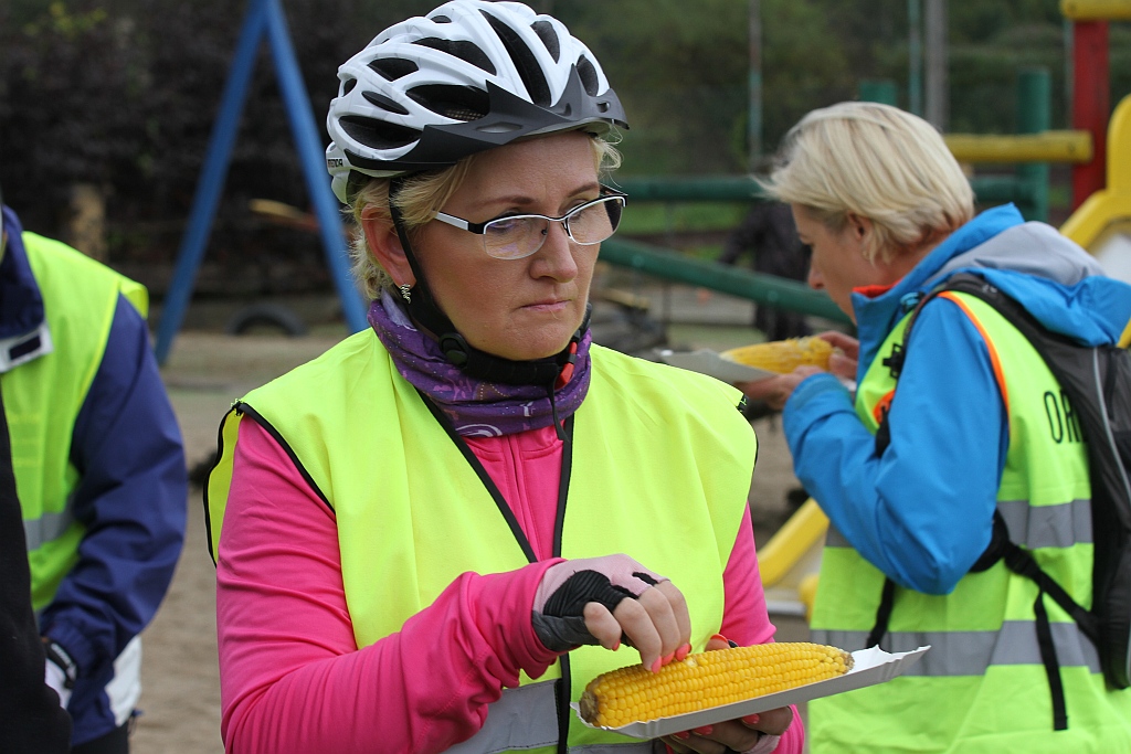 Kilkadziesiąt osób pojechało rowerami do  Bieniowic