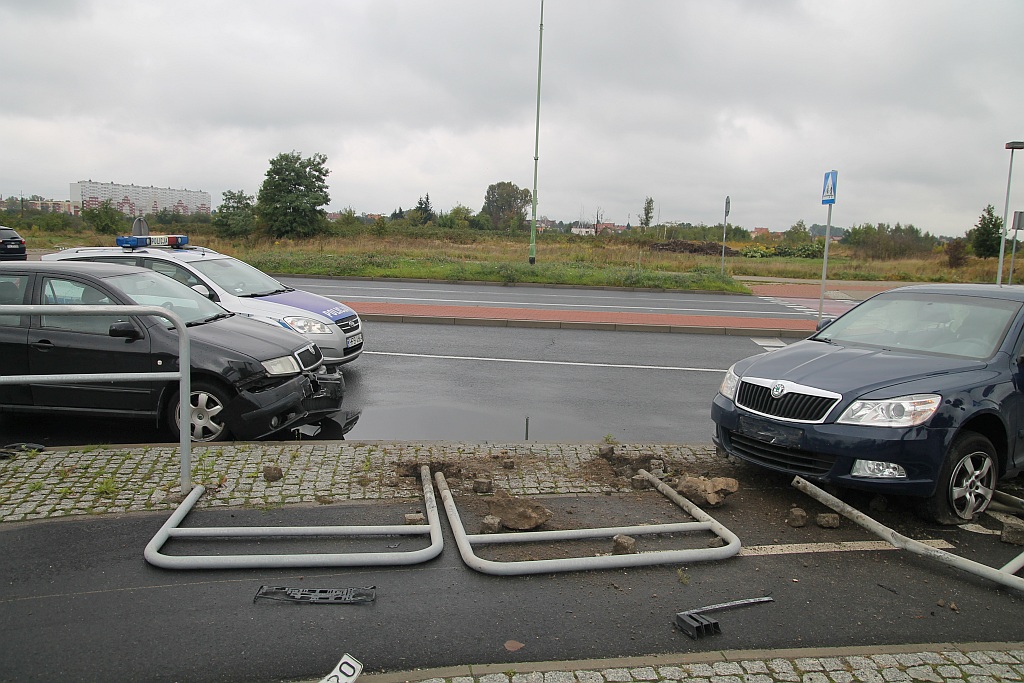 Wypadek na Piłsudskiego. Dwie osoby przewiezione do szpitala