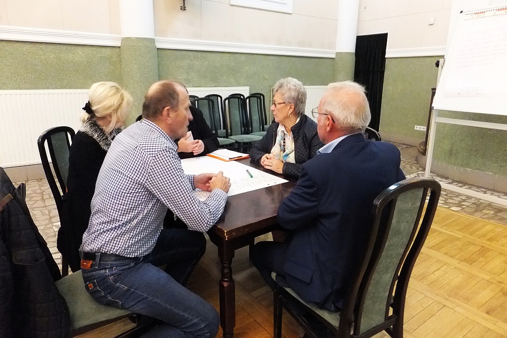 Seniorzy debatowali o tym jak podzielić się doświadczeniem