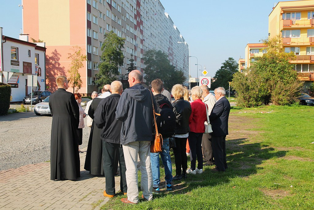 Kilkadziesiąt osób publicznie odmówiło koronkę na ulicach