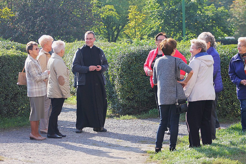 Kilkadziesiąt osób publicznie odmówiło koronkę na ulicach