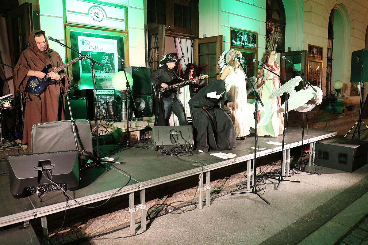 Podwójne Dno wystąpiło z okazji jubileuszu Teatru Modrzejewskiej