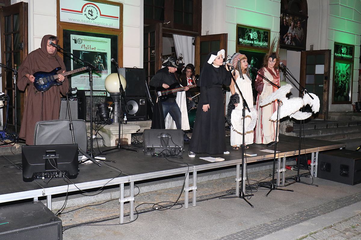 Podwójne Dno wystąpiło z okazji jubileuszu Teatru Modrzejewskiej