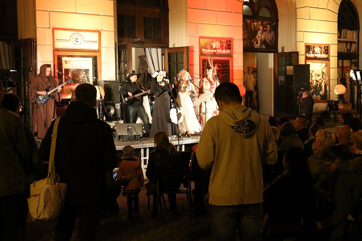 Podwójne Dno wystąpiło z okazji jubileuszu Teatru Modrzejewskiej
