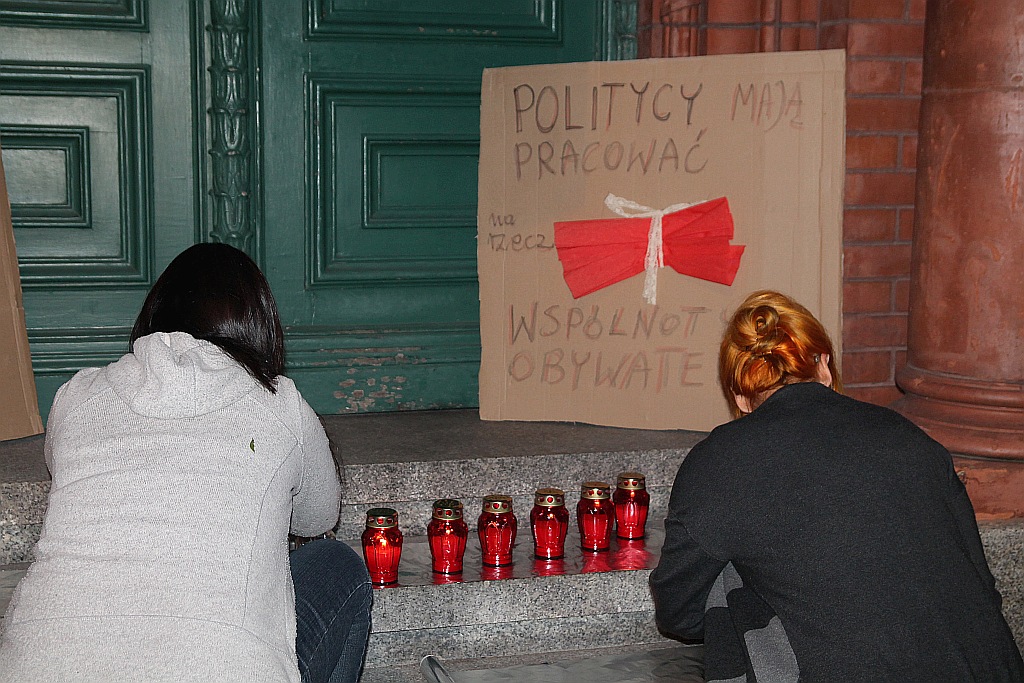 Komitet Obrony Demokracji wrócił pod legnicki sąd okręgowy