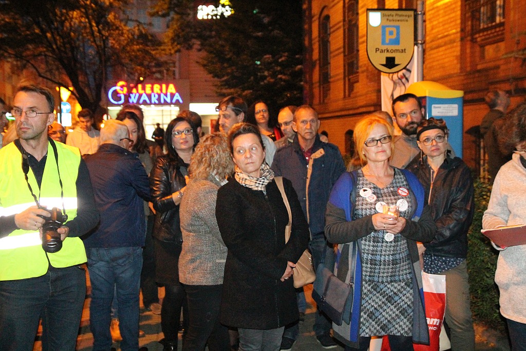 Komitet Obrony Demokracji wrócił pod legnicki sąd okręgowy