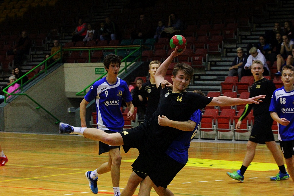 Derby szczypiornistów. Siódemka Miedź grała z UKS Dziewiątka