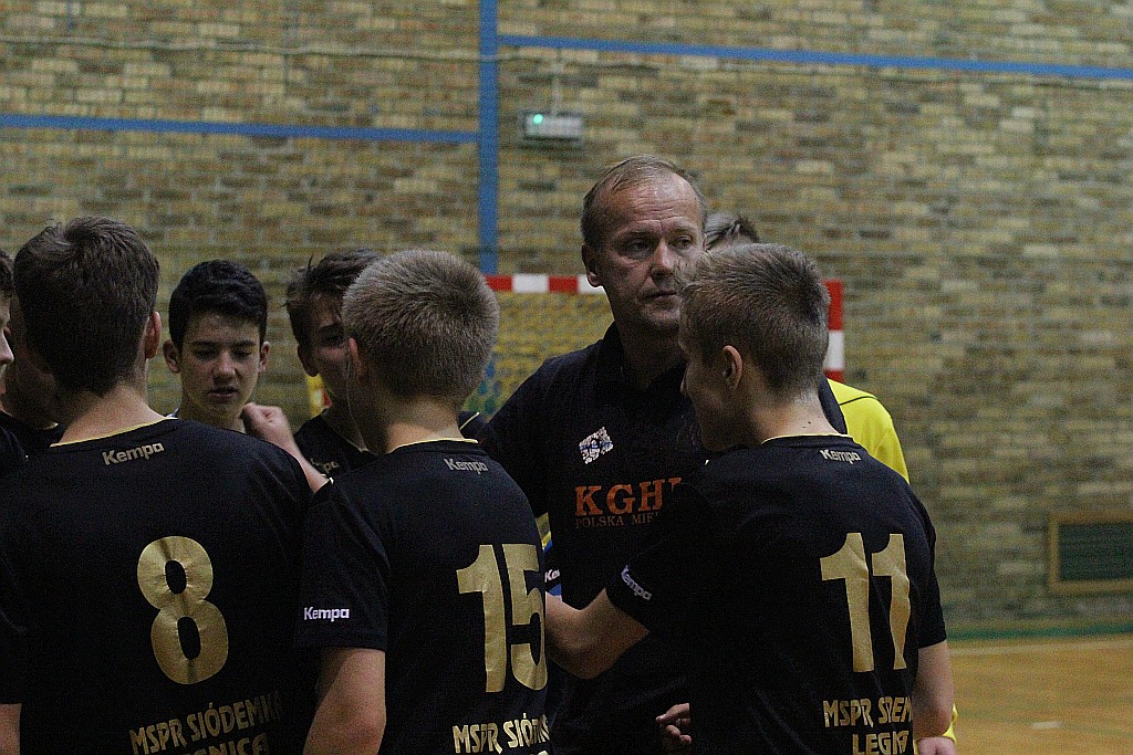 Derby szczypiornistów. Siódemka Miedź grała z UKS Dziewiątka