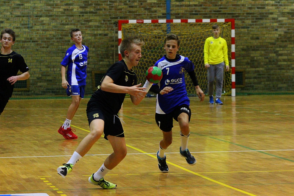 Derby szczypiornistów. Siódemka Miedź grała z UKS Dziewiątka