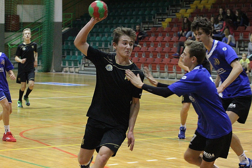 Derby szczypiornistów. Siódemka Miedź grała z UKS Dziewiątka