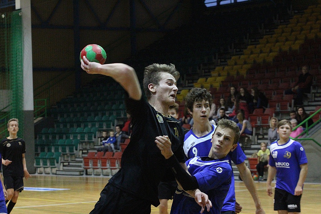 Derby szczypiornistów. Siódemka Miedź grała z UKS Dziewiątka