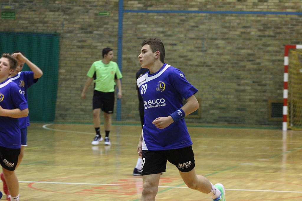 Derby szczypiornistów. Siódemka Miedź grała z UKS Dziewiątka