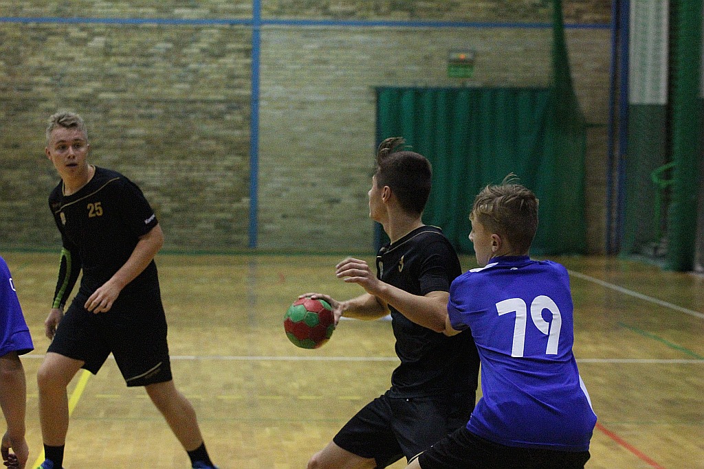 Derby szczypiornistów. Siódemka Miedź grała z UKS Dziewiątka