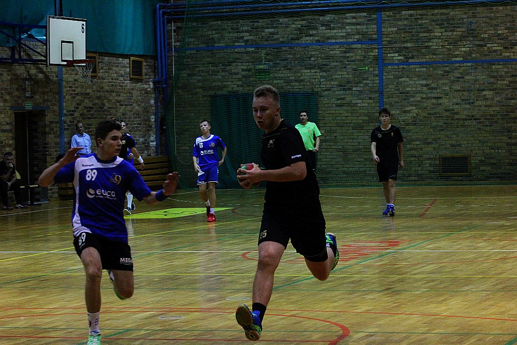 Derby szczypiornistów. Siódemka Miedź grała z UKS Dziewiątka
