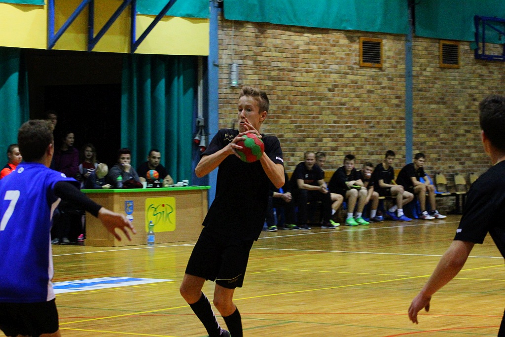 Derby szczypiornistów. Siódemka Miedź grała z UKS Dziewiątka