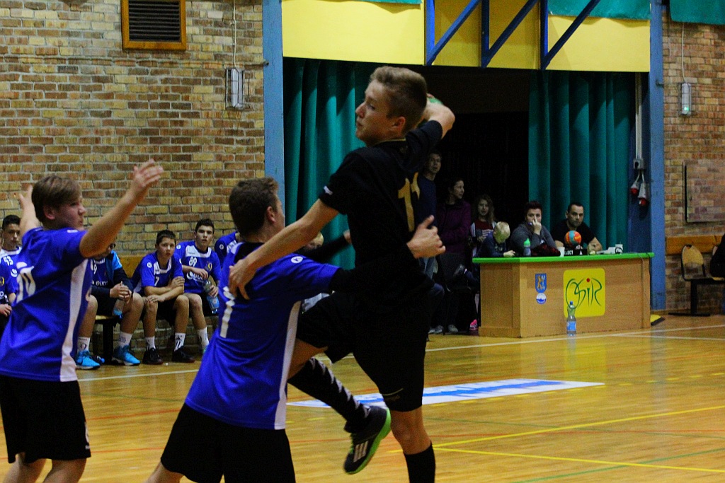 Derby szczypiornistów. Siódemka Miedź grała z UKS Dziewiątka