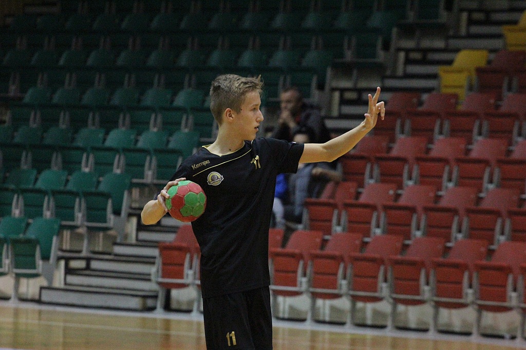Derby szczypiornistów. Siódemka Miedź grała z UKS Dziewiątka