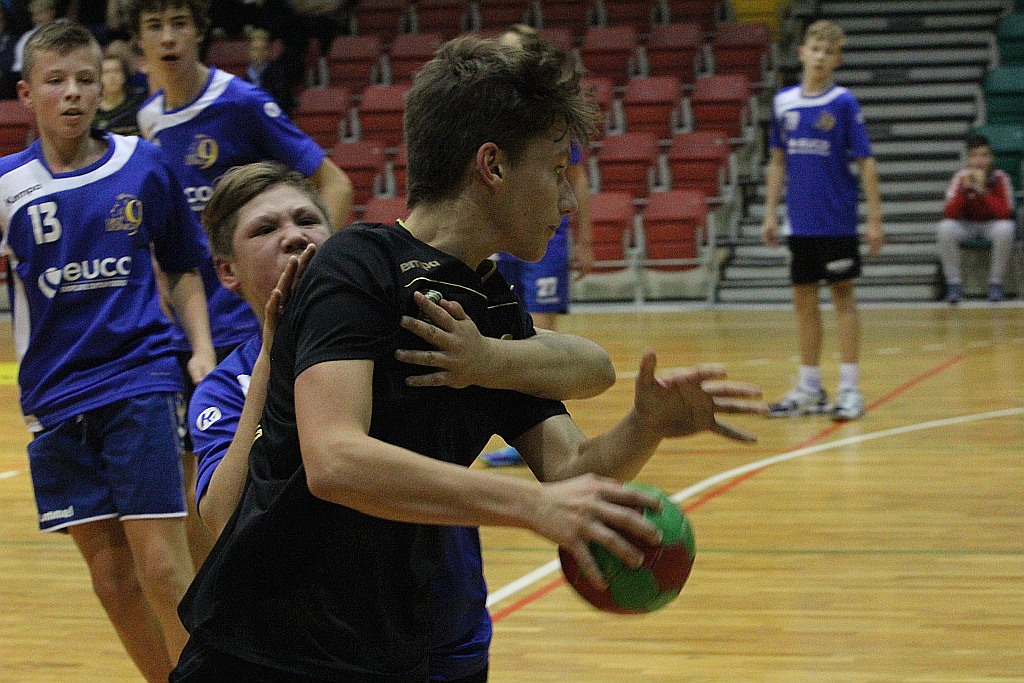 Derby szczypiornistów. Siódemka Miedź grała z UKS Dziewiątka