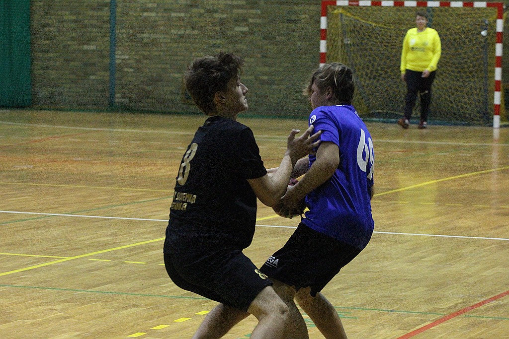 Derby szczypiornistów. Siódemka Miedź grała z UKS Dziewiątka