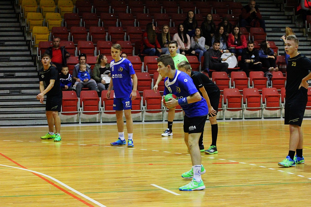 Derby szczypiornistów. Siódemka Miedź grała z UKS Dziewiątka