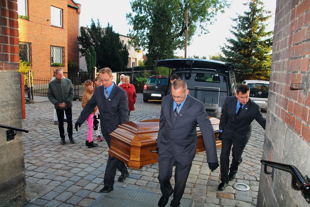 Rozpoczęły się uroczystości pogrzebowe księdza Kisińskiego