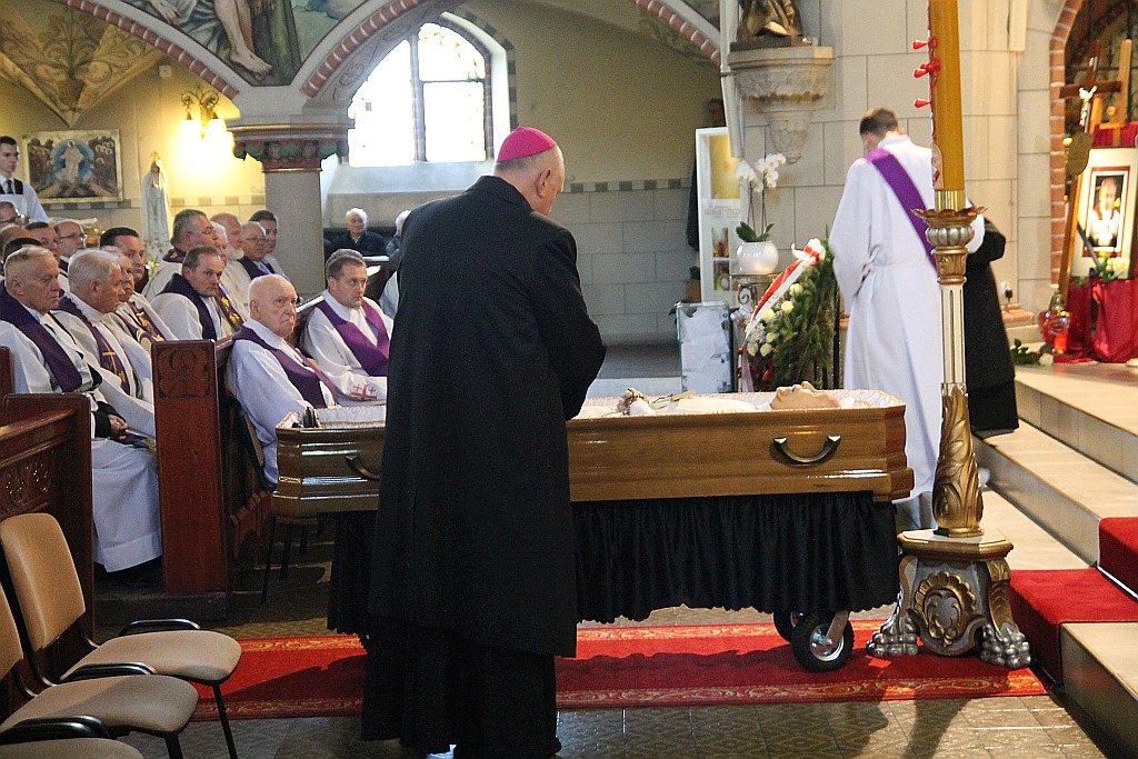Uroczystości pogrzebowe księdza Tadeusza Kisińskiego