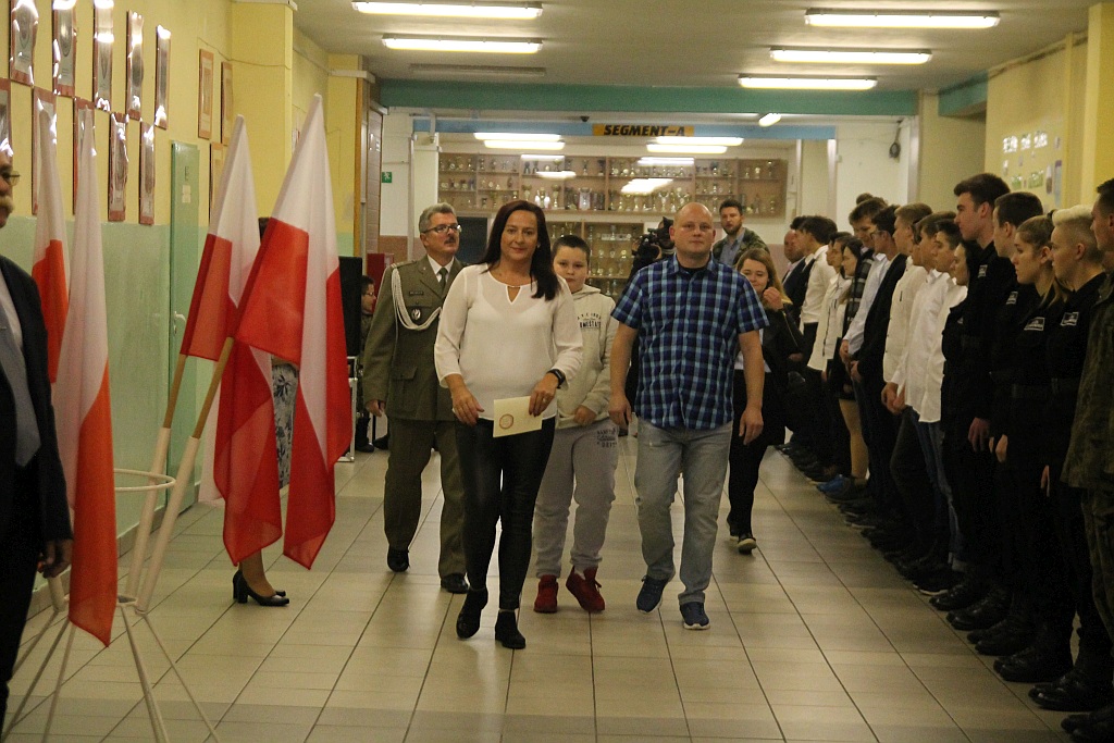 Wręczenie Gwiazdy Afganistanu sierż. Radosławowi Kowalskiemu