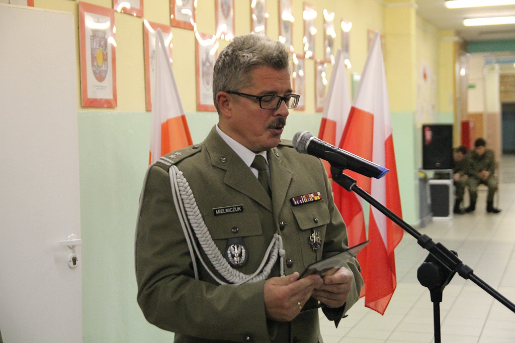 Wręczenie Gwiazdy Afganistanu sierż. Radosławowi Kowalskiemu