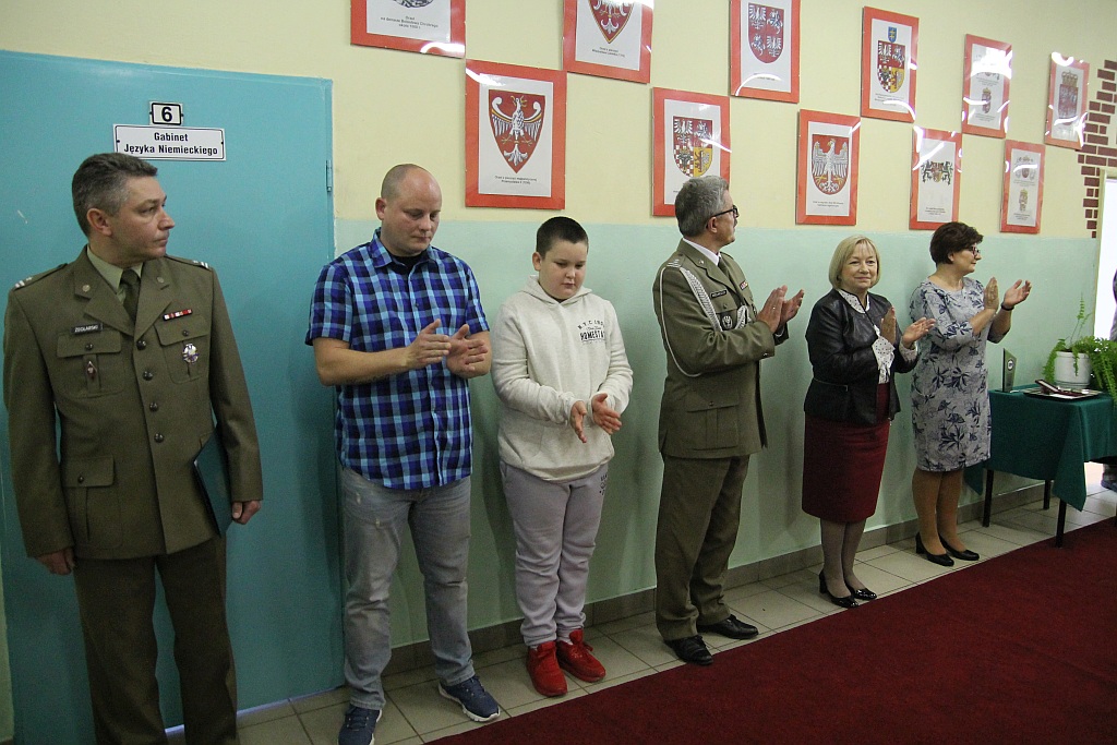 Wręczenie Gwiazdy Afganistanu sierż. Radosławowi Kowalskiemu