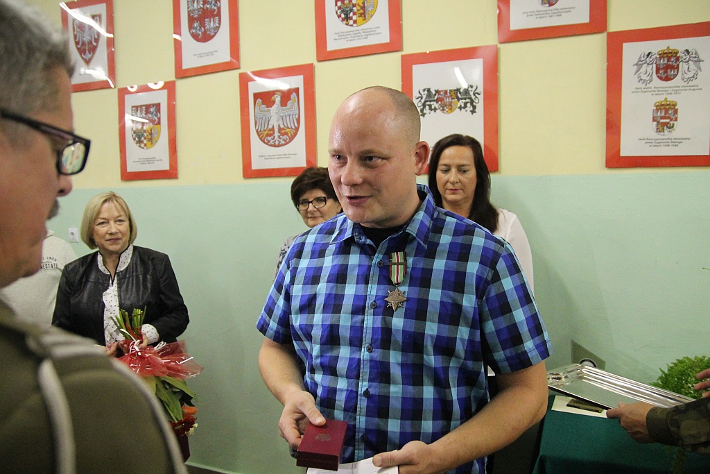 Wręczenie Gwiazdy Afganistanu sierż. Radosławowi Kowalskiemu