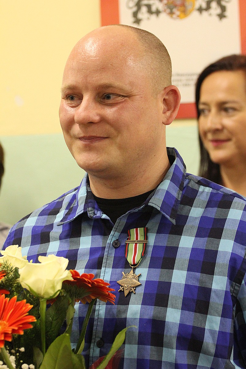 Wręczenie Gwiazdy Afganistanu sierż. Radosławowi Kowalskiemu