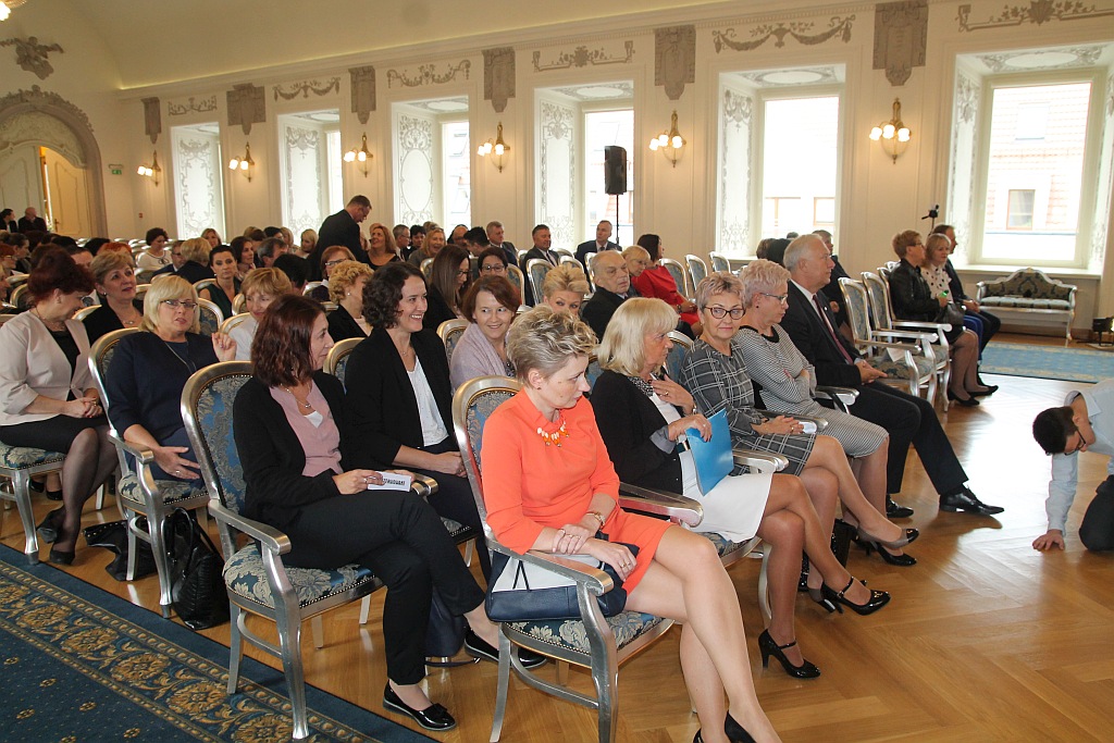 Prezydent nagrodził nauczycieli w Dniu Edukacji Narodowej