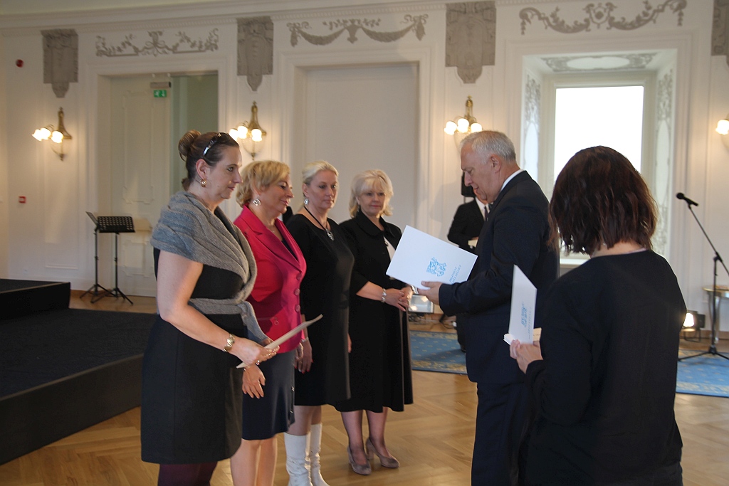 Prezydent nagrodził nauczycieli w Dniu Edukacji Narodowej