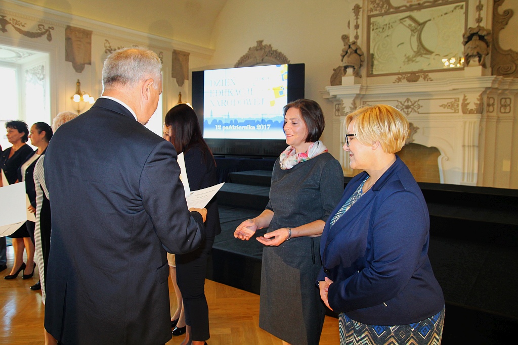 Prezydent nagrodził nauczycieli w Dniu Edukacji Narodowej