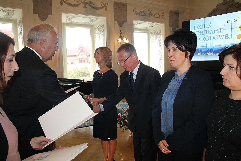 Prezydent nagrodził nauczycieli w Dniu Edukacji Narodowej