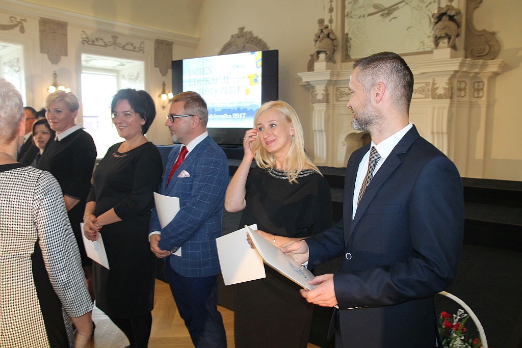 Prezydent nagrodził nauczycieli w Dniu Edukacji Narodowej